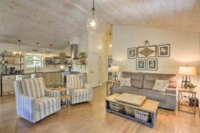 Quaint Log Cabin in Murphy with Deck and Grill!